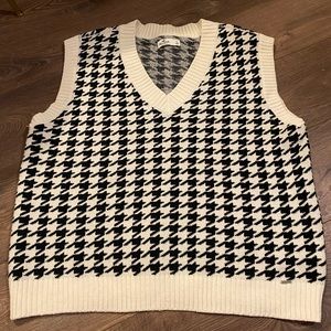 Hollister sweater vest